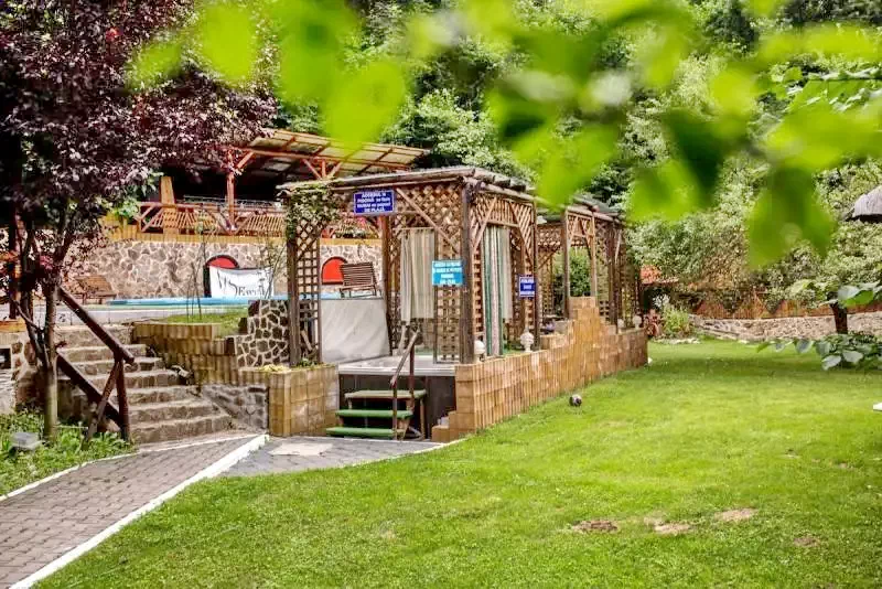 Sugág Szállás | Üdülőfalu (K1364-25) A kép szerzői jogvédelem alatt állhat. Javasolt a kapcsolatfelvétel a jog tulajdonossal.