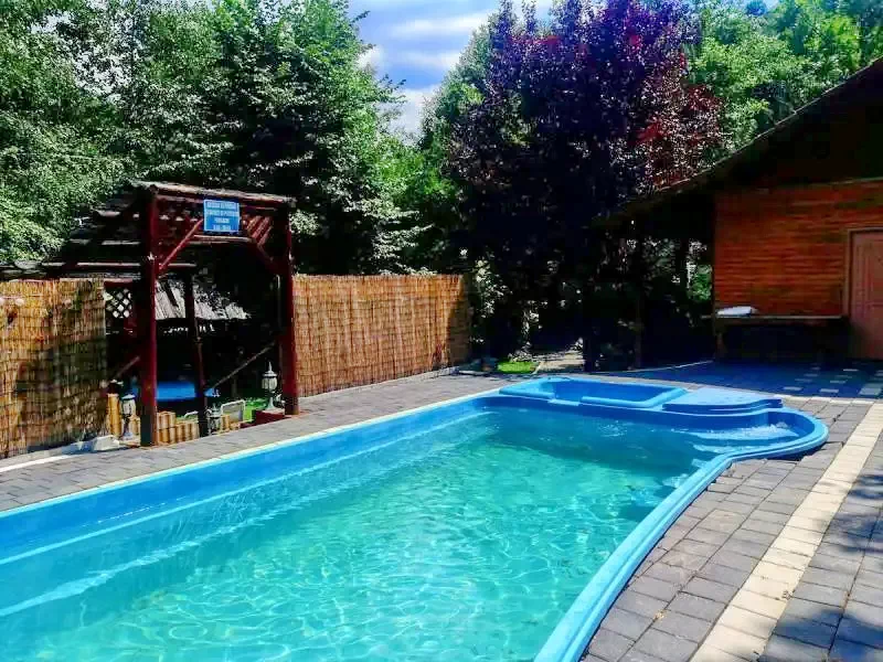 Șugag Cazare | Sat de vacanță (K1364-26) Imaginea poate fi supusă drepturilor de autor. Se recomandă contactarea titularului drepturilor.