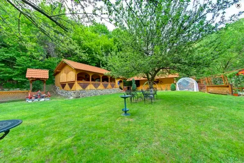 Sugág Szállás | Üdülőfalu (K1364-38) A kép szerzői jogvédelem alatt állhat. Javasolt a kapcsolatfelvétel a jog tulajdonossal.