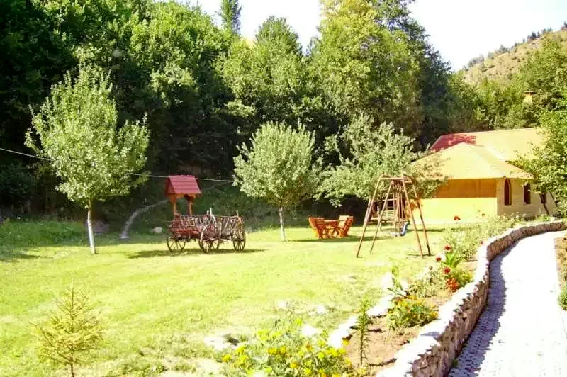 Sugág Szállás | Üdülőfalu (K1364-39) A kép szerzői jogvédelem alatt állhat. Javasolt a kapcsolatfelvétel a jog tulajdonossal.