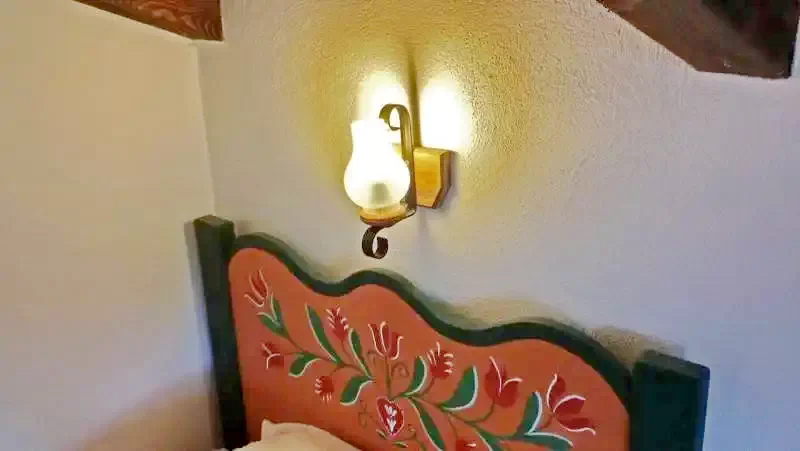 Bisericani Cazare | Căsuțe tip camping (K0371-13) Imaginea poate fi supusă drepturilor de autor. Se recomandă contactarea titularului drepturilor.