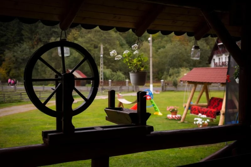 Moieciu de Sus Cazare | Motel (K1232-12) Imaginea poate fi supusă drepturilor de autor. Se recomandă contactarea titularului drepturilor.