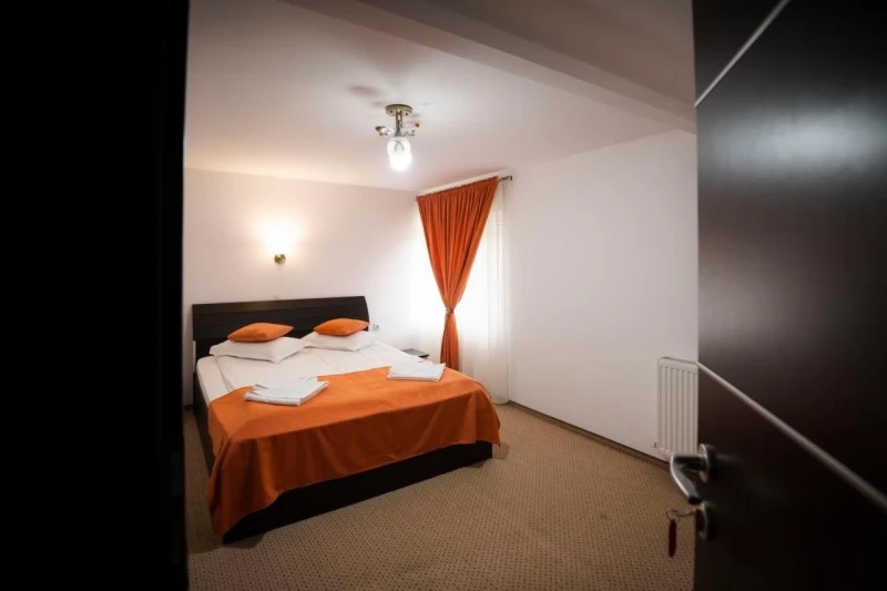 Moieciu de Sus Cazare | Motel (K1232-18) Imaginea poate fi supusă drepturilor de autor. Se recomandă contactarea titularului drepturilor.