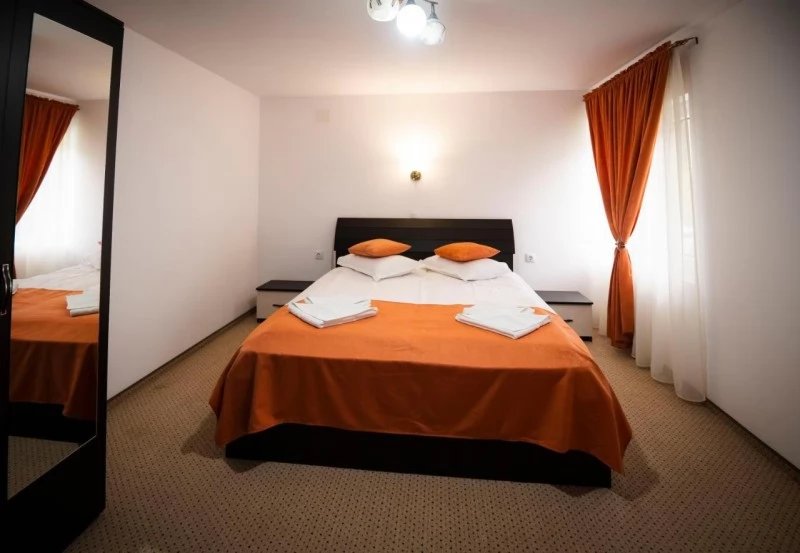 Moieciu de Sus Cazare | Motel (K1232-20) Imaginea poate fi supusă drepturilor de autor. Se recomandă contactarea titularului drepturilor.