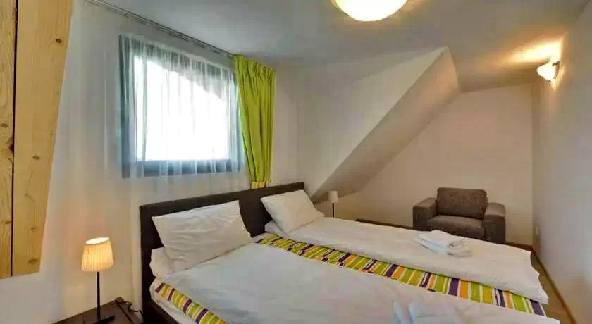 Crișan Szállás | Motel (K1330-4) A kép szerzői jogvédelem alatt állhat. Javasolt a kapcsolatfelvétel a jog tulajdonossal.