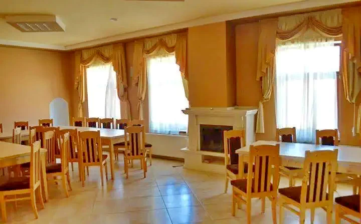 Cristuru Secuiesc Cazare | Han (K1289-3) Imaginea poate fi supusă drepturilor de autor. Se recomandă contactarea titularului drepturilor.