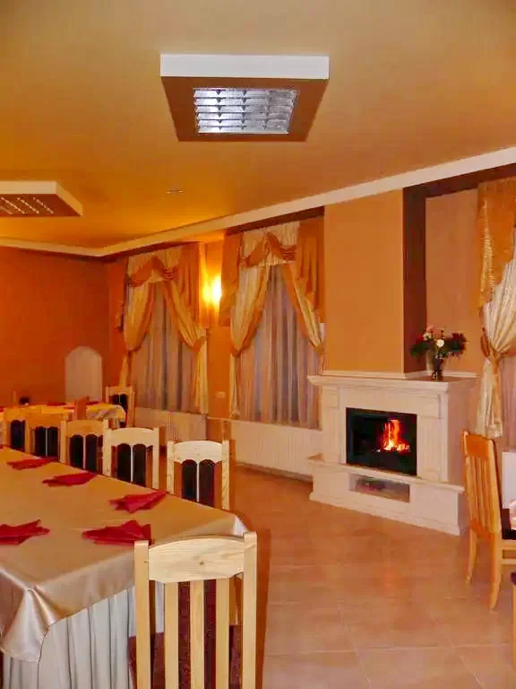 Cristuru Secuiesc Cazare | Han (K1289-5) Imaginea poate fi supusă drepturilor de autor. Se recomandă contactarea titularului drepturilor.