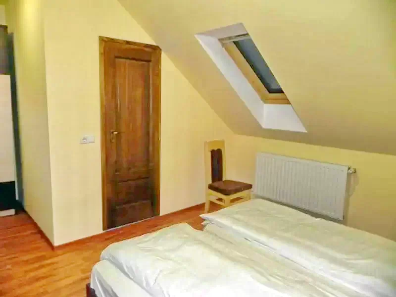 Cristuru Secuiesc Cazare | Han (K1289-11) Imaginea poate fi supusă drepturilor de autor. Se recomandă contactarea titularului drepturilor.