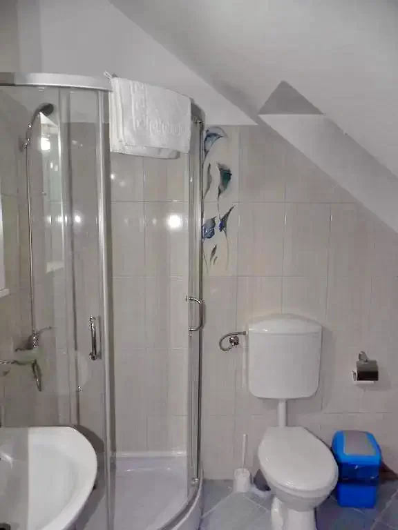 Cristuru Secuiesc Cazare | Căsuțe tip camping (K1289-12) Imaginea poate fi supusă drepturilor de autor. Se recomandă contactarea titularului drepturilor.