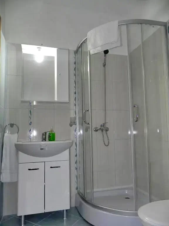 Cristuru Secuiesc Cazare | Căsuțe tip camping (K1289-14) Imaginea poate fi supusă drepturilor de autor. Se recomandă contactarea titularului drepturilor.