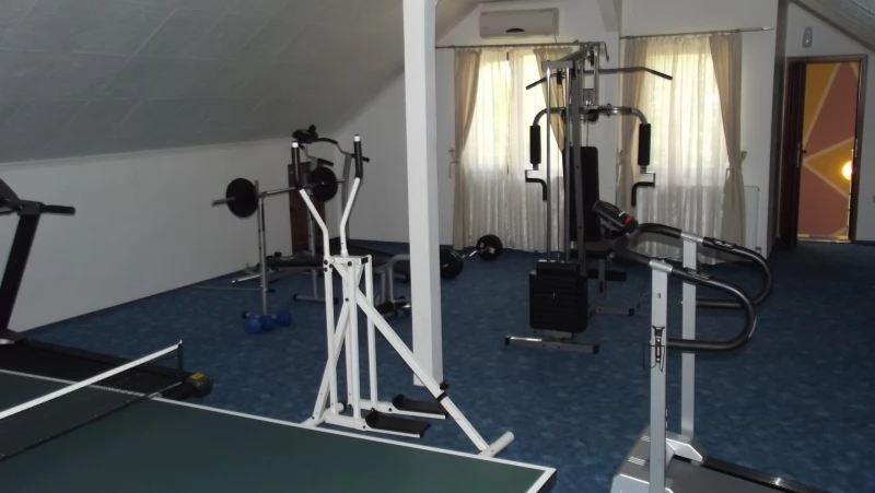 Săcălășeni Cazare | Hotel*** (K1062-67) Imaginea poate fi supusă drepturilor de autor. Se recomandă contactarea titularului drepturilor.