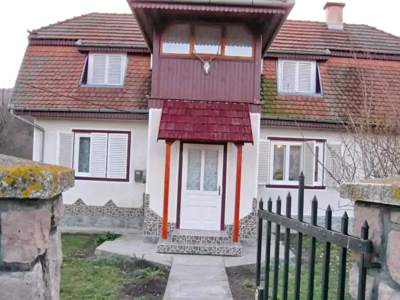 Málnásfürdő Szállás | Kulcsosház / Turisztikai faház (K0603-11) A kép szerzői jogvédelem alatt állhat. Javasolt a kapcsolatfelvétel a jog tulajdonossal.