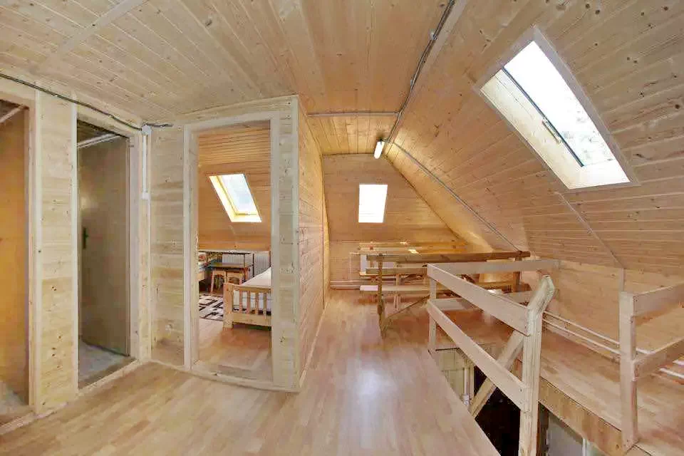 Coada Lacului Lesu Cazare | Motel (K0650-15) Imaginea poate fi supusă drepturilor de autor. Se recomandă contactarea titularului drepturilor.