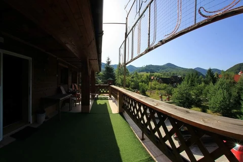 Coada Lacului Lesu Cazare | Motel (K0650-20) Imaginea poate fi supusă drepturilor de autor. Se recomandă contactarea titularului drepturilor.