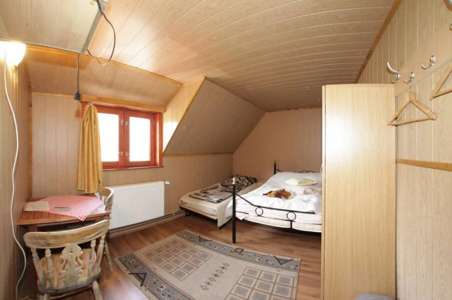 Coada Lacului Lesu Cazare | Motel (K0650-25) Imaginea poate fi supusă drepturilor de autor. Se recomandă contactarea titularului drepturilor.