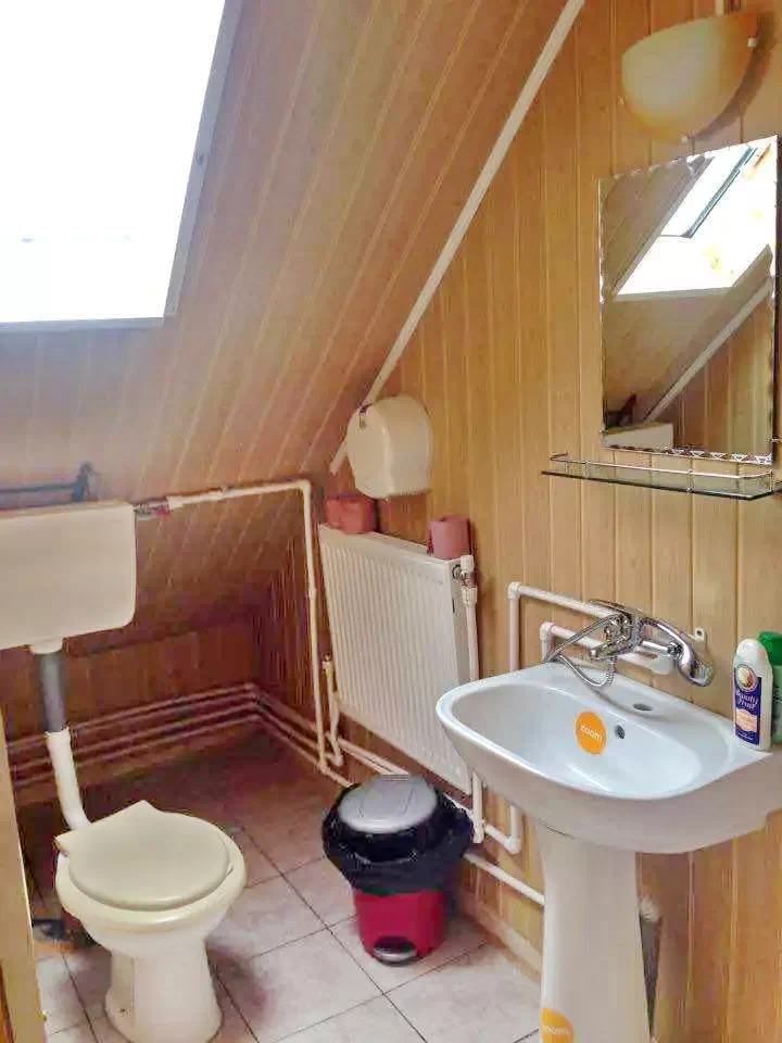 Coada Lacului Lesu Cazare | Motel (K0650-26) Imaginea poate fi supusă drepturilor de autor. Se recomandă contactarea titularului drepturilor.