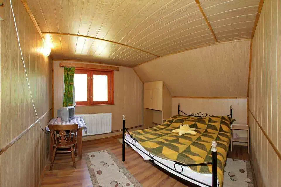 Coada Lacului Lesu Cazare | Motel (K0650-27) Imaginea poate fi supusă drepturilor de autor. Se recomandă contactarea titularului drepturilor.