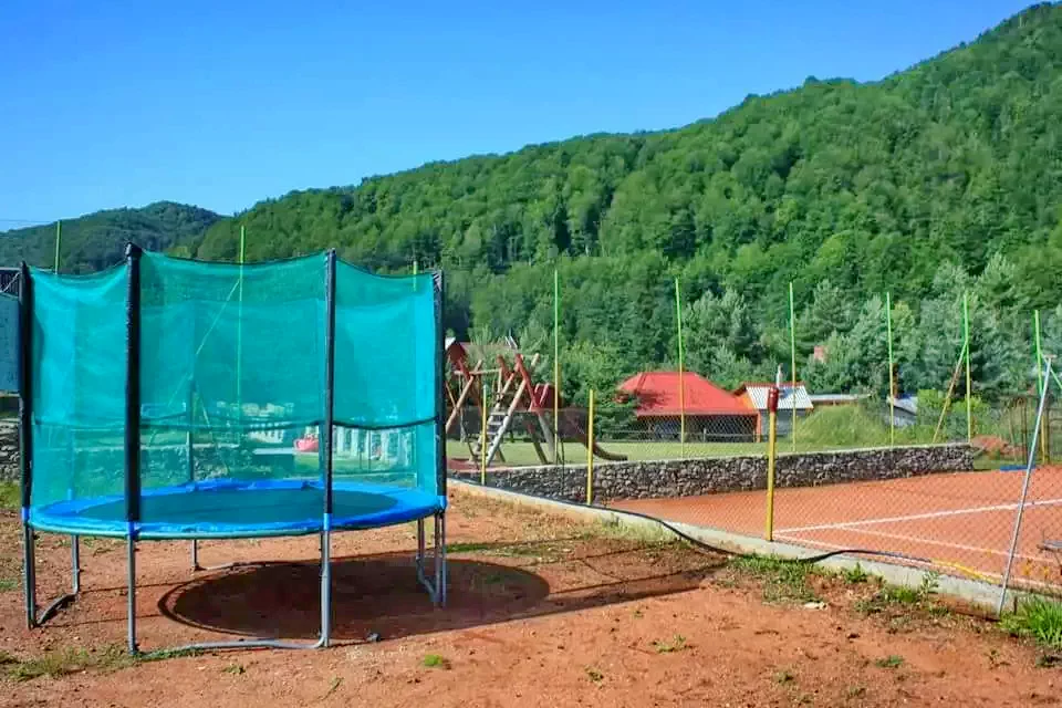 Lesu Tó Szállás | Motel (K0650-33) A kép szerzői jogvédelem alatt állhat. Javasolt a kapcsolatfelvétel a jog tulajdonossal.