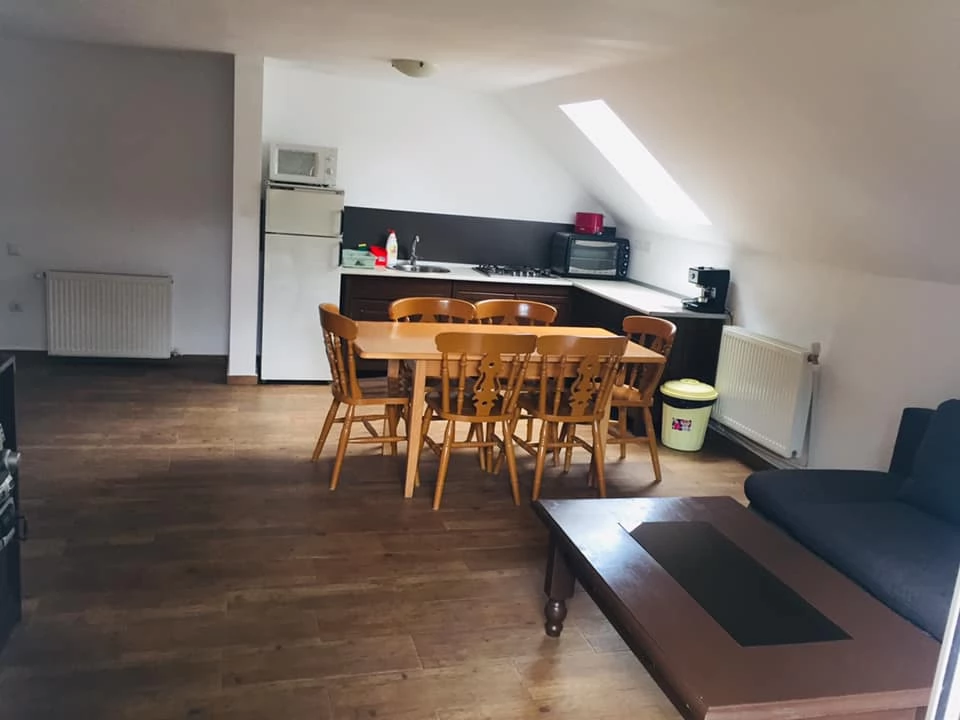 Coada Lacului Lesu Cazare | Motel (K0650-36) Imaginea poate fi supusă drepturilor de autor. Se recomandă contactarea titularului drepturilor.