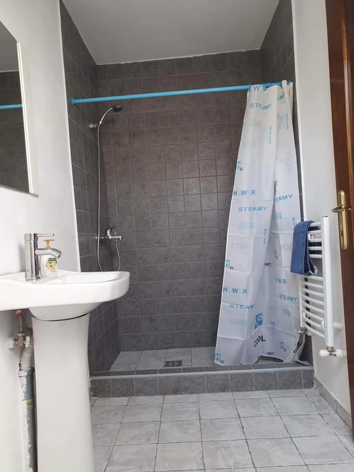 Coada Lacului Lesu Cazare | Motel (K0650-47) Imaginea poate fi supusă drepturilor de autor. Se recomandă contactarea titularului drepturilor.