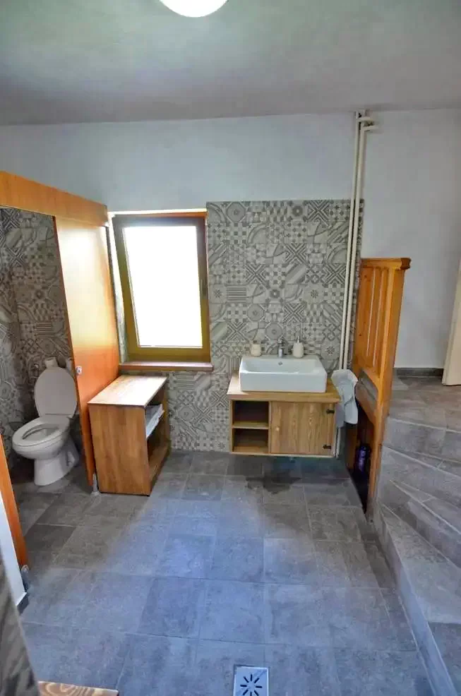 Toplița Cazare | Motel (K1224-48) Imaginea poate fi supusă drepturilor de autor. Se recomandă contactarea titularului drepturilor.