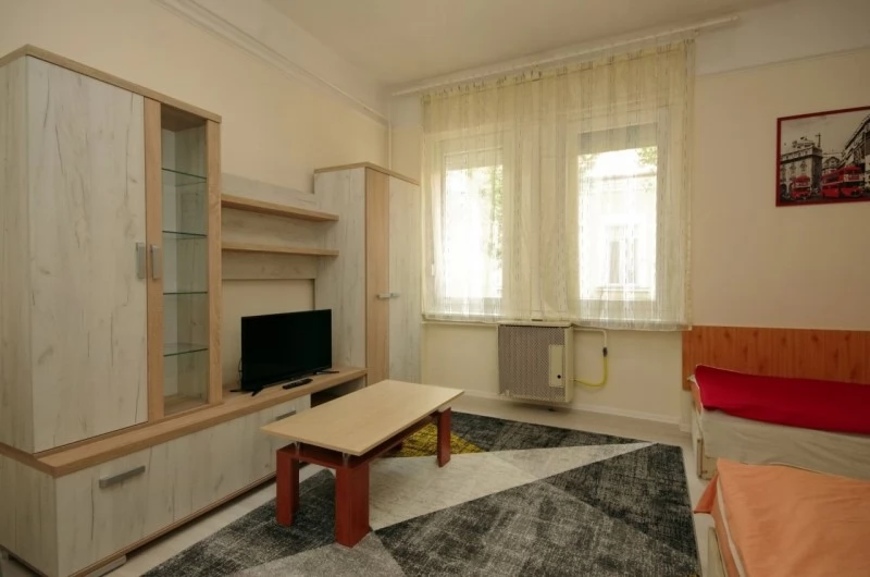 Jula Cazare | Cabană (K0326-4) Imaginea poate fi supusă drepturilor de autor. Se recomandă contactarea titularului drepturilor.