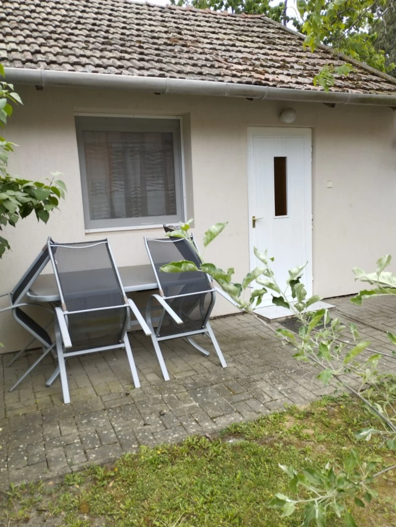 Jula Cazare | Sat de vacanță (K0326-23) Imaginea poate fi supusă drepturilor de autor. Se recomandă contactarea titularului drepturilor.