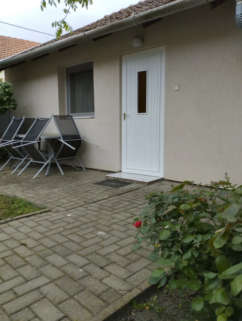 Jula Cazare | Sat de vacanță (K0326-24) Imaginea poate fi supusă drepturilor de autor. Se recomandă contactarea titularului drepturilor.