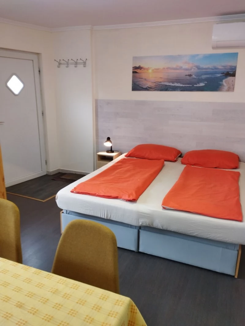 Jula Cazare | Sat de vacanță (K0326-25) Imaginea poate fi supusă drepturilor de autor. Se recomandă contactarea titularului drepturilor.