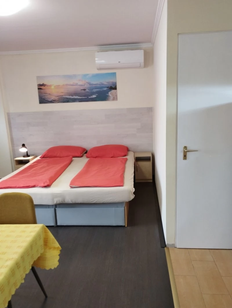 Jula Cazare | Sat de vacanță (K0326-26) Imaginea poate fi supusă drepturilor de autor. Se recomandă contactarea titularului drepturilor.