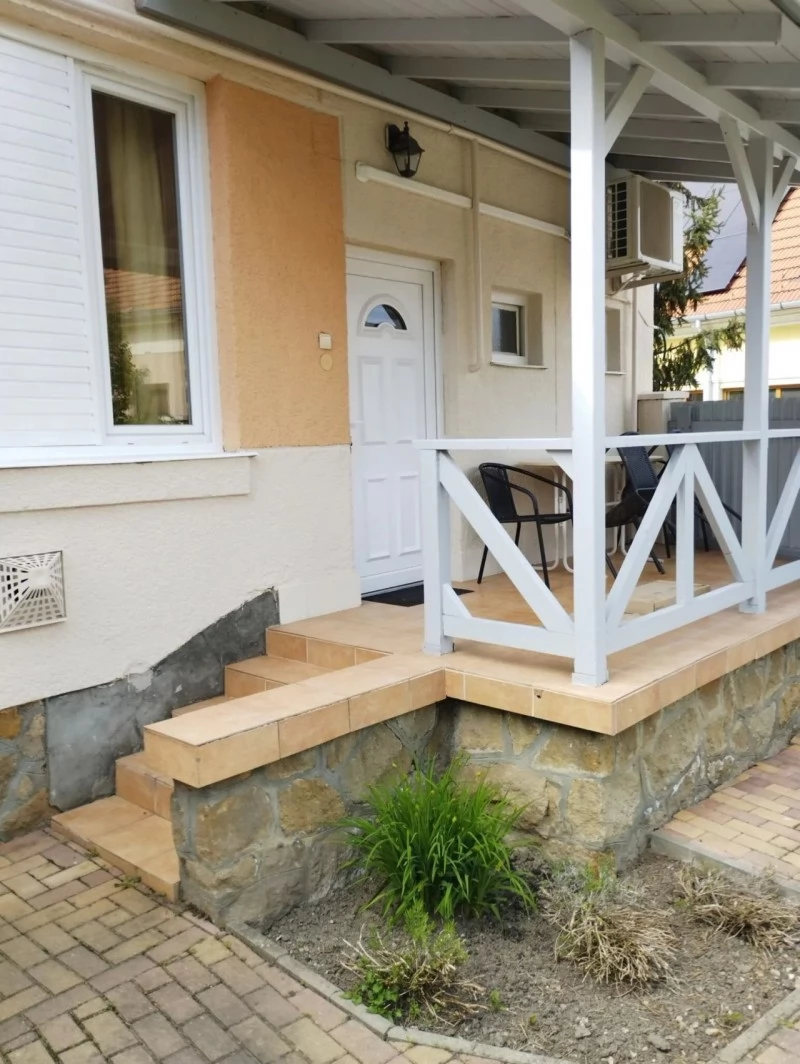 Jula Cazare | Sat de vacanță (K0326-30) Imaginea poate fi supusă drepturilor de autor. Se recomandă contactarea titularului drepturilor.