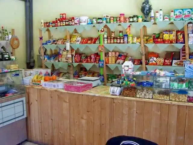 Arieșeni Cazare | Camping / Popas turistic (K0994-2) Imaginea poate fi supusă drepturilor de autor. Se recomandă contactarea titularului drepturilor.