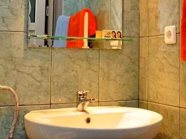 Arad Cazare | Motel (K0934-12) Imaginea poate fi supusă drepturilor de autor. Se recomandă contactarea titularului drepturilor.