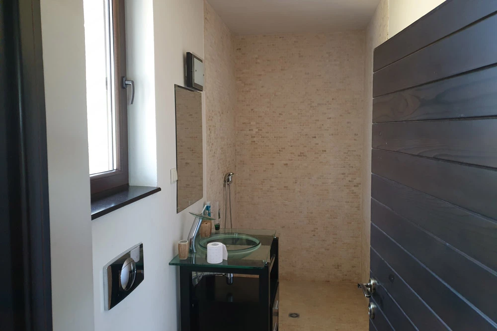 Oradea Cazare | Cabană (K1403-13) Imaginea poate fi supusă drepturilor de autor. Se recomandă contactarea titularului drepturilor.