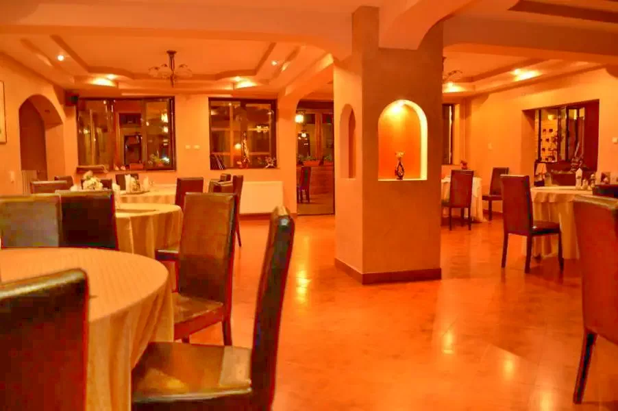 Păltiniș Cazare | Camping / Popas turistic (K1220-4) Imaginea poate fi supusă drepturilor de autor. Se recomandă contactarea titularului drepturilor.