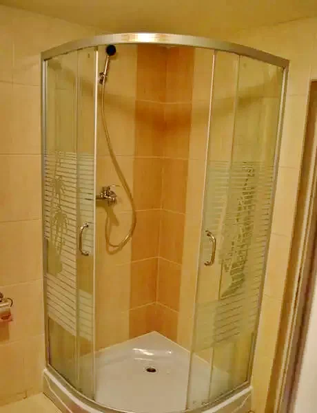 Păltiniș Cazare | Camping / Popas turistic (K1220-14) Imaginea poate fi supusă drepturilor de autor. Se recomandă contactarea titularului drepturilor.