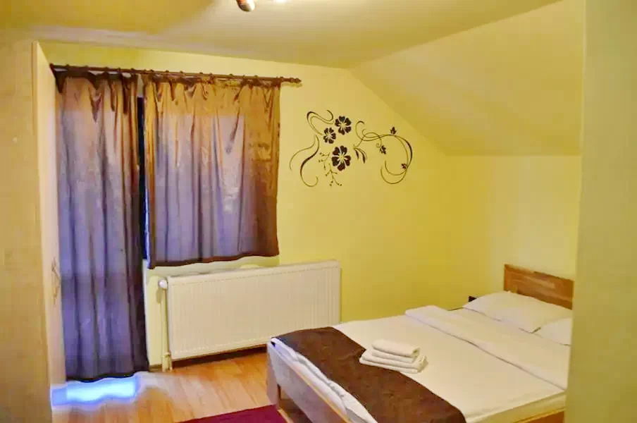 Păltiniș Cazare | Vila (K1220-28) Imaginea poate fi supusă drepturilor de autor. Se recomandă contactarea titularului drepturilor. Păltiniș Cazare | Vila (K1220-28) Imaginea poate fi supusă drepturilor de autor. Se recomandă contactarea titularului drepturilor.