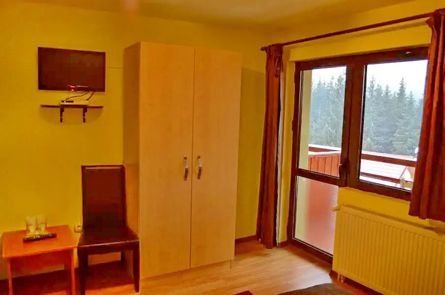 Păltiniș Cazare | Vila (K1220-30) Imaginea poate fi supusă drepturilor de autor. Se recomandă contactarea titularului drepturilor. Păltiniș Cazare | Vila (K1220-30) Imaginea poate fi supusă drepturilor de autor. Se recomandă contactarea titularului drepturilor.