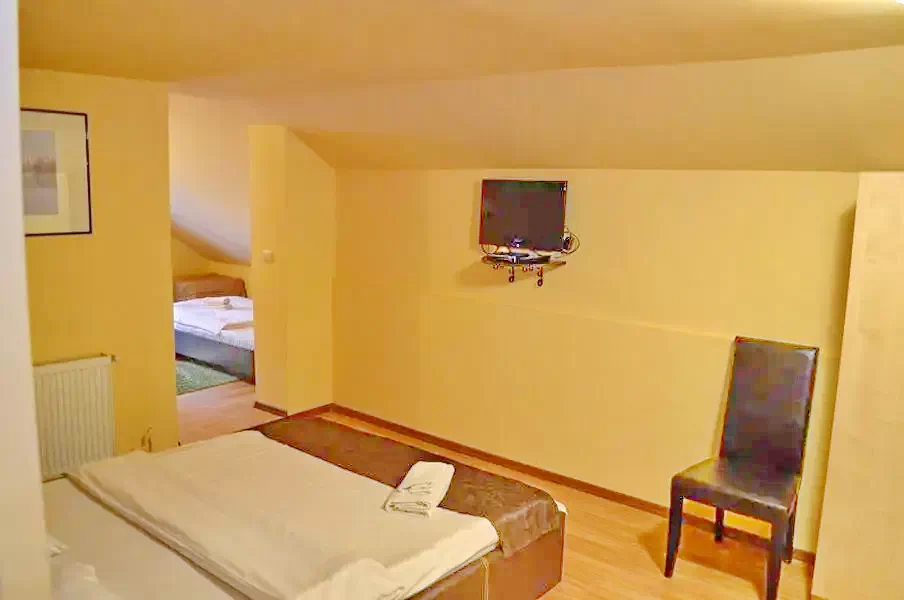 Păltiniș Cazare | Camping / Popas turistic (K1220-43) Imaginea poate fi supusă drepturilor de autor. Se recomandă contactarea titularului drepturilor.