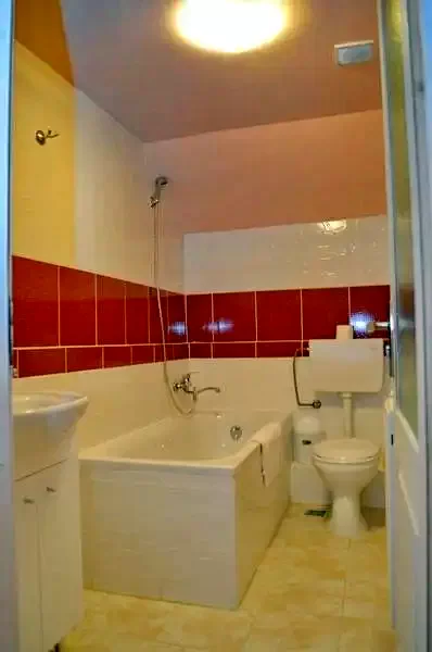 Szebenjuharos Szállás | Kemping / turistapihenő (K1220-49) A kép szerzői jogvédelem alatt állhat. Javasolt a kapcsolatfelvétel a jog tulajdonossal.