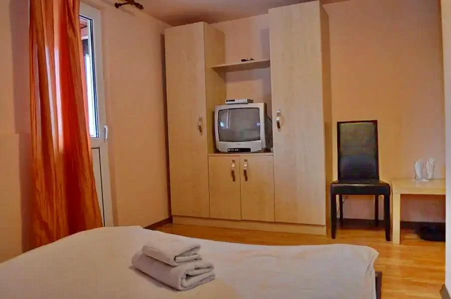 Păltiniș Cazare | Camping / Popas turistic (K1220-51) Imaginea poate fi supusă drepturilor de autor. Se recomandă contactarea titularului drepturilor.