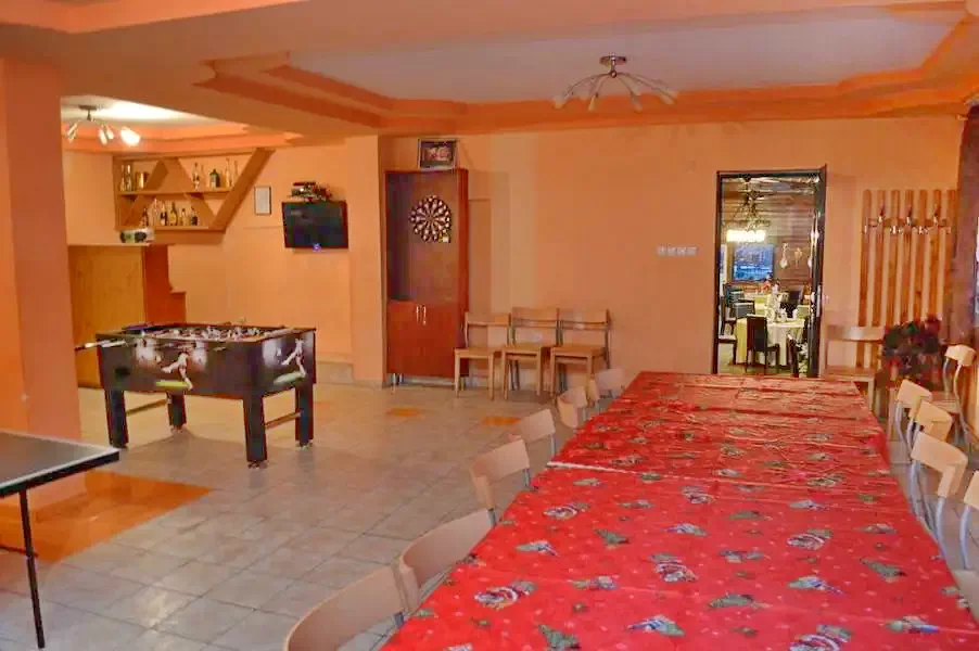 Păltiniș Cazare | Camping / Popas turistic (K1220-56) Imaginea poate fi supusă drepturilor de autor. Se recomandă contactarea titularului drepturilor.