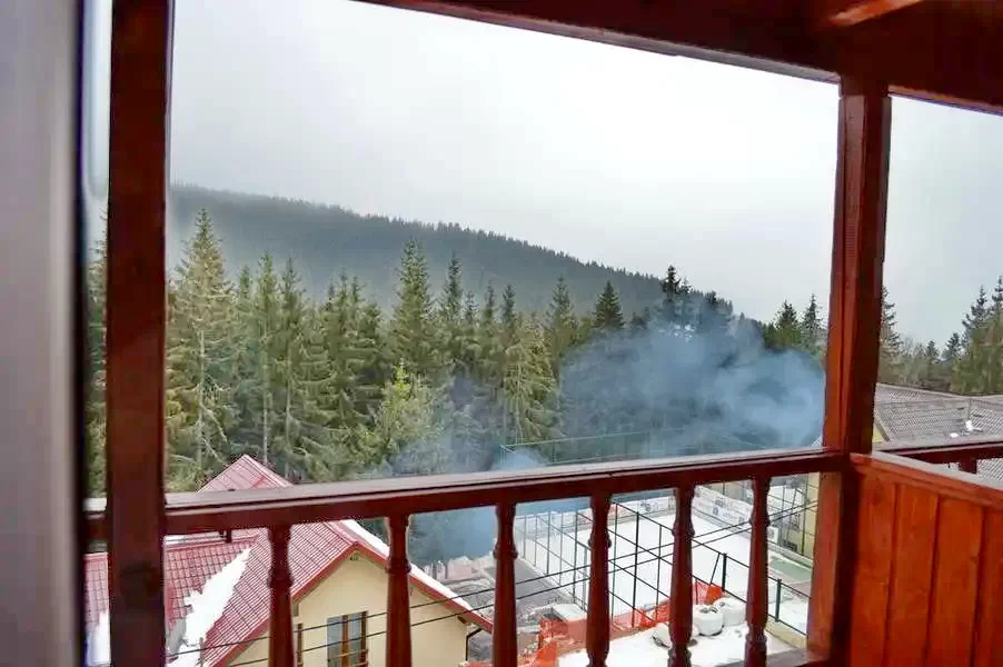 Păltiniș Cazare | Camping / Popas turistic (K1220-61) Imaginea poate fi supusă drepturilor de autor. Se recomandă contactarea titularului drepturilor.