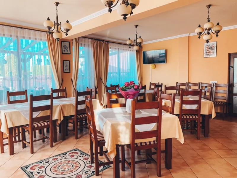 Băile Felix Cazare | Motel (K0775-3) Imaginea poate fi supusă drepturilor de autor. Se recomandă contactarea titularului drepturilor.