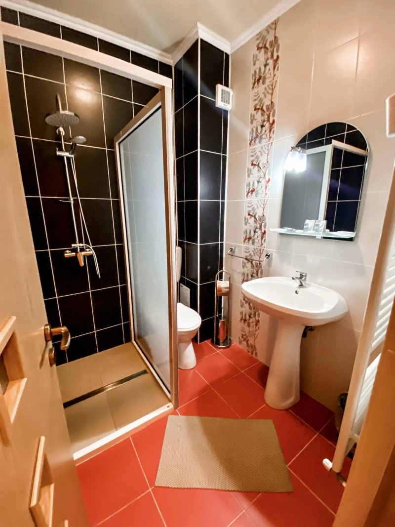 Félixfürdő Szállás | Motel (K0775-8) A kép szerzői jogvédelem alatt állhat. Javasolt a kapcsolatfelvétel a jog tulajdonossal.