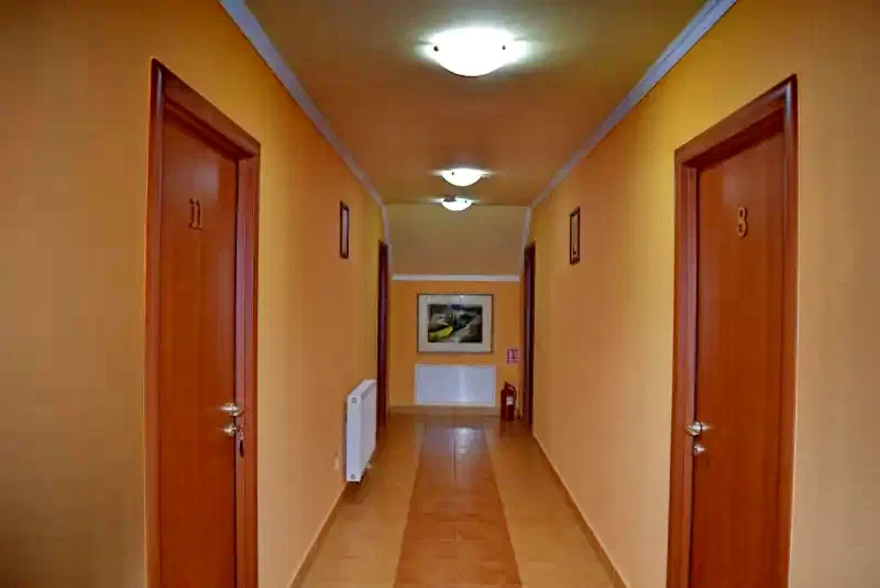 Băile Felix Cazare | Motel (K0775-19) Imaginea poate fi supusă drepturilor de autor. Se recomandă contactarea titularului drepturilor.