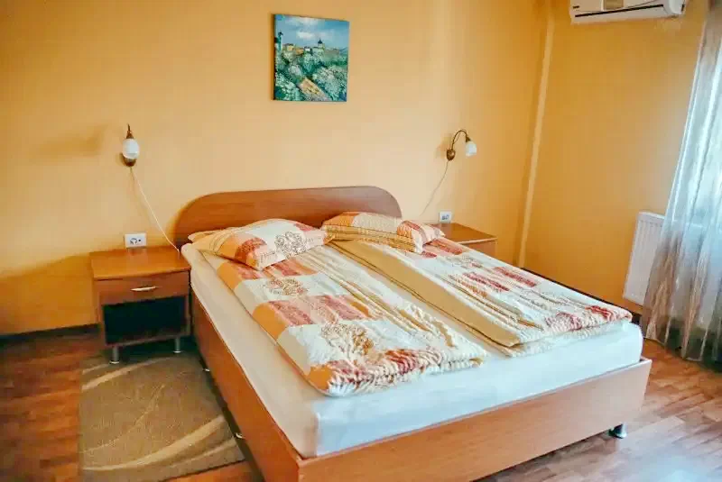 Băile Felix Cazare | Motel (K0775-30) Imaginea poate fi supusă drepturilor de autor. Se recomandă contactarea titularului drepturilor.