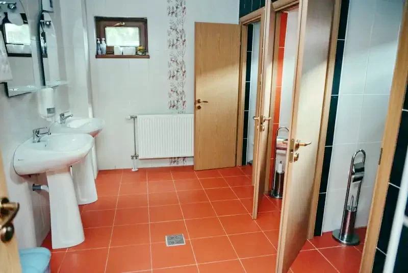 Băile Felix Cazare | Motel (K0775-31) Imaginea poate fi supusă drepturilor de autor. Se recomandă contactarea titularului drepturilor.