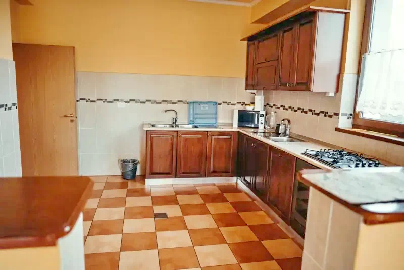 Băile Felix Cazare | Motel (K0775-35) Imaginea poate fi supusă drepturilor de autor. Se recomandă contactarea titularului drepturilor.