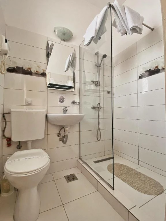 Cazare Piatra Neamt - Hotel Belvedere *** | Karácsonykő - Belvedere Hotel ***. Imaginea poate fi supusă drepturilor de autor. Se recomandă contactarea titularului drepturilor.